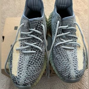 YEEZY ASH BLUE